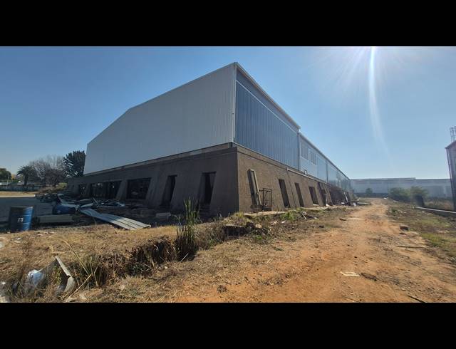 7,000M² WAREHOUSE FOR SALE IN ANDERBOLT